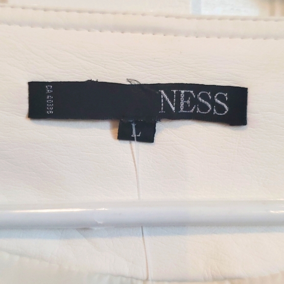 White faux leather jacket - Picture 7 of 7